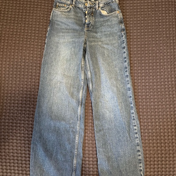 Zara Women’s Straight Light Blue Denim Jeans - Picture 2 of 4